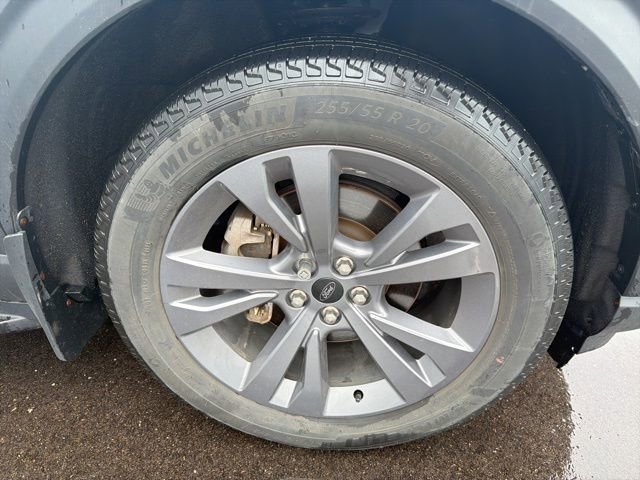 Certified 2023 Ford Explorer XLT w/ Equipment Group 202A AWD/4WD image 4