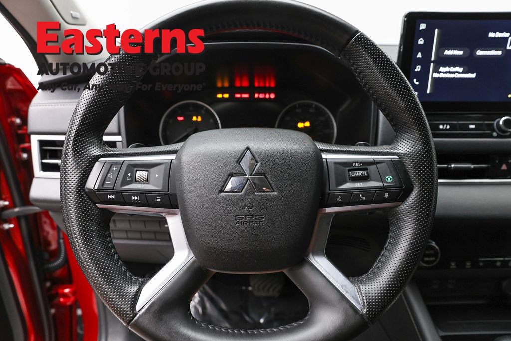 Used 2025 Mitsubishi Outlander SE AWD/4WD image 10