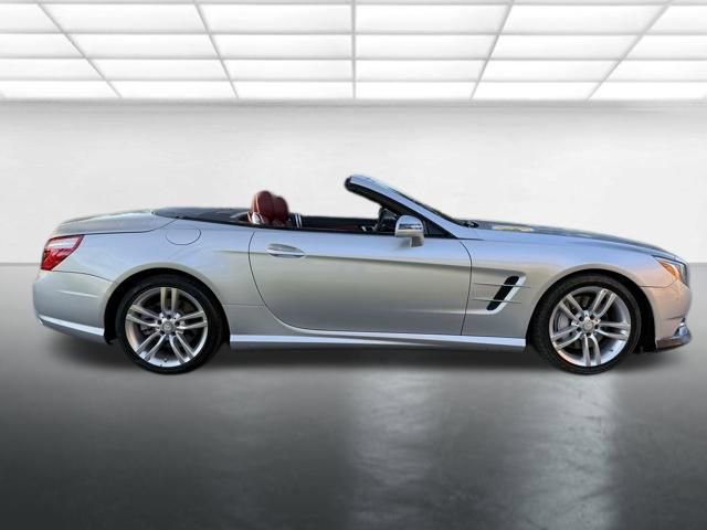 Used 2013 Mercedes-Benz SL 550 image 4