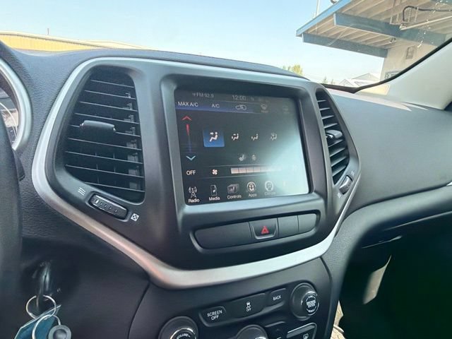 Used 2014 Jeep Cherokee Trailhawk w/ Leather Interior Group AWD/4WD image 24