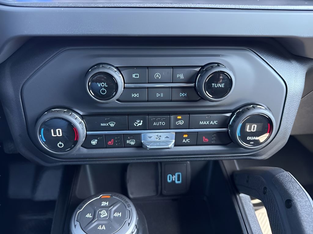 Used 2025 Ford Bronco Badlands AWD/4WD image 17