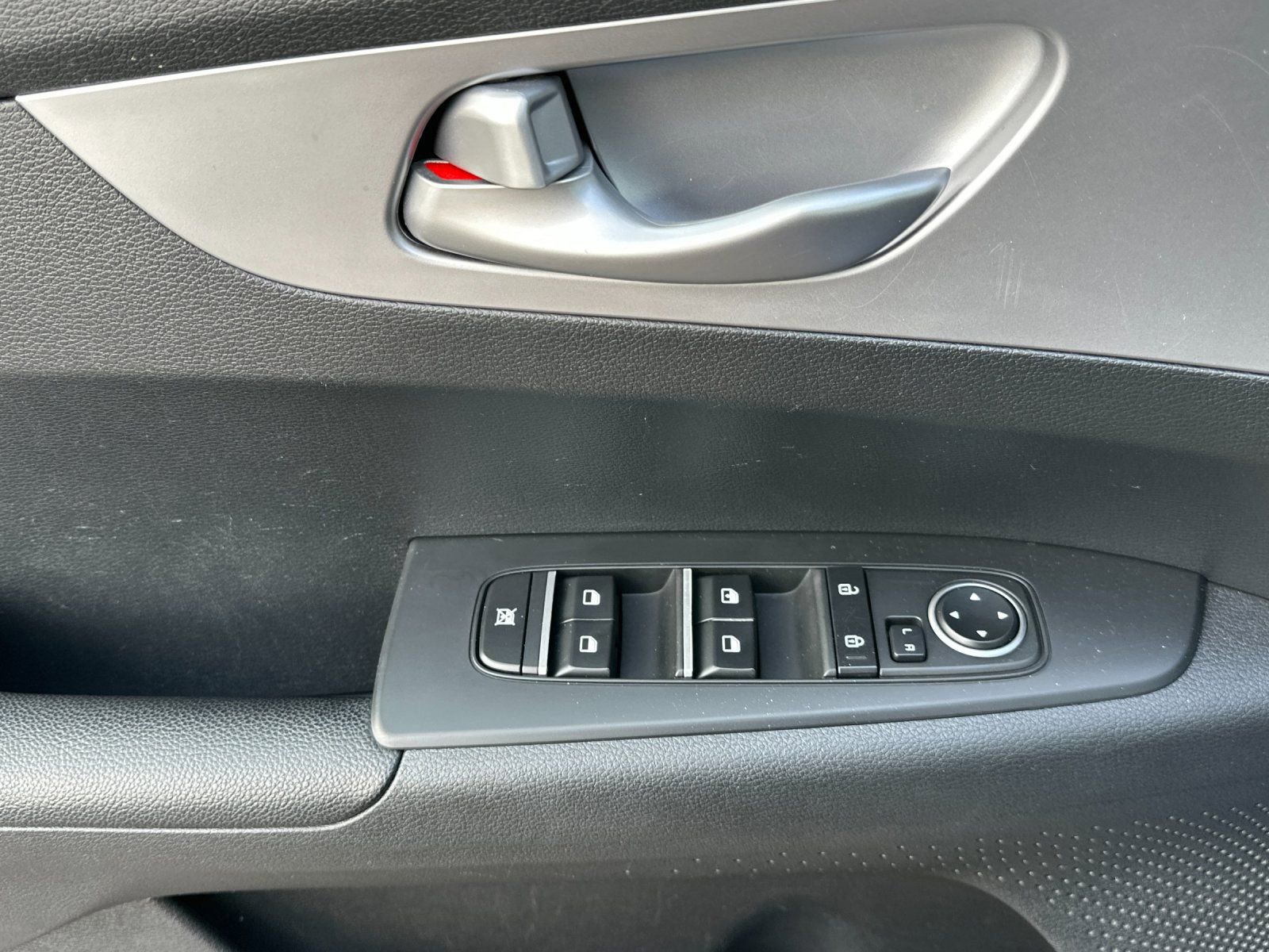 Used 2023 Kia Forte LXS image 11