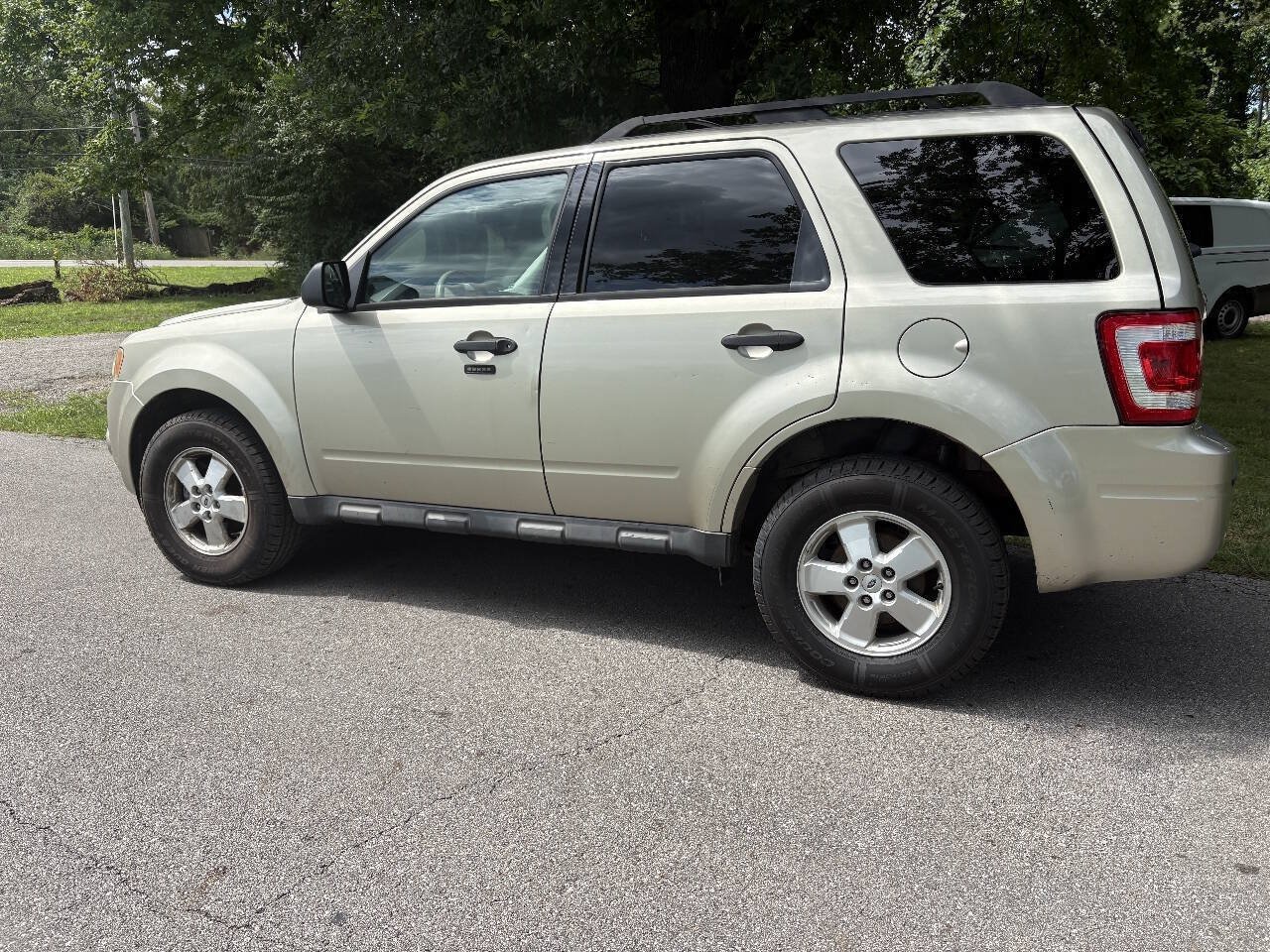 Used 2010 Ford Escape XLT FWD image 5