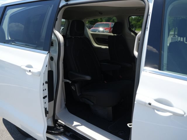 Used 2023 Chrysler Voyager LX FWD image 21