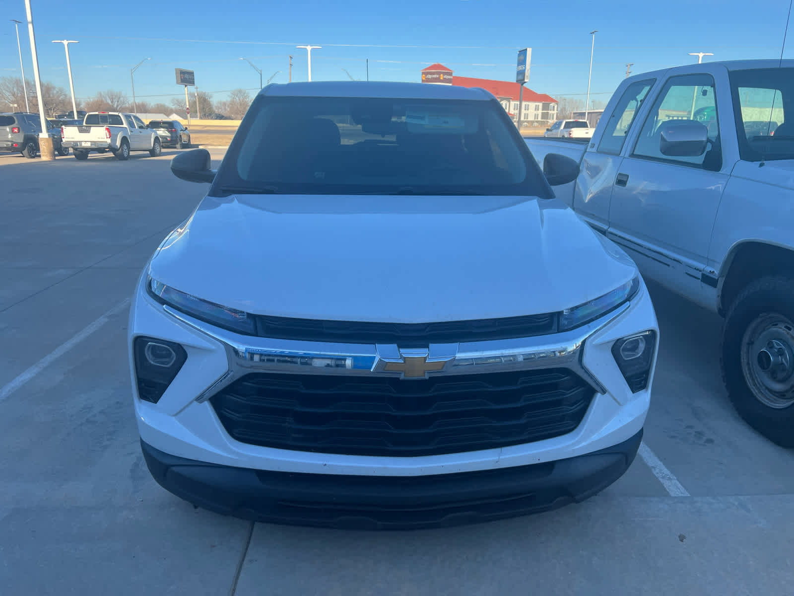 Used 2024 Chevrolet TrailBlazer LS image 2