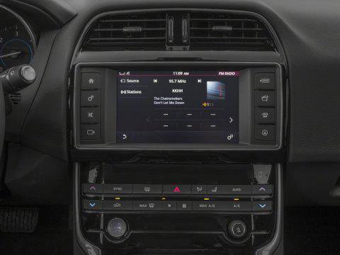 Used 2018 Jaguar XE Premium image 10