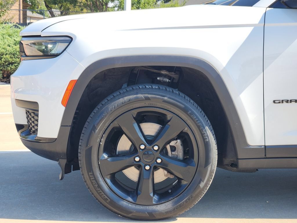 Used 2023 Jeep Grand Cherokee L Laredo AWD/4WD image 9