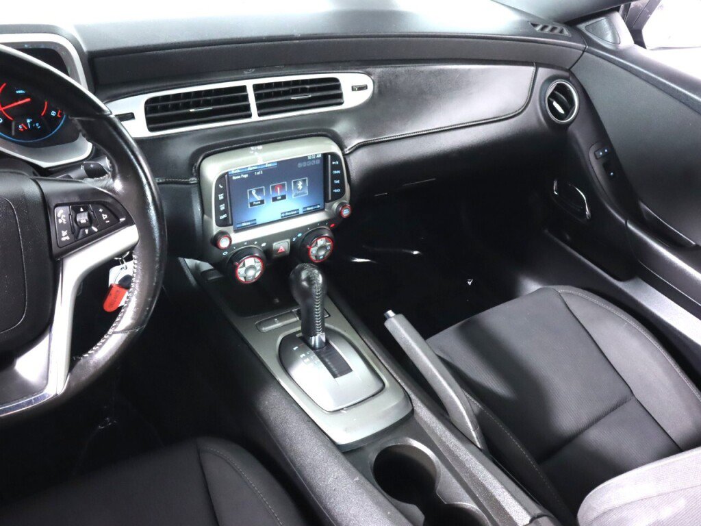 Used 2015 Chevrolet Camaro LT RWD image 26