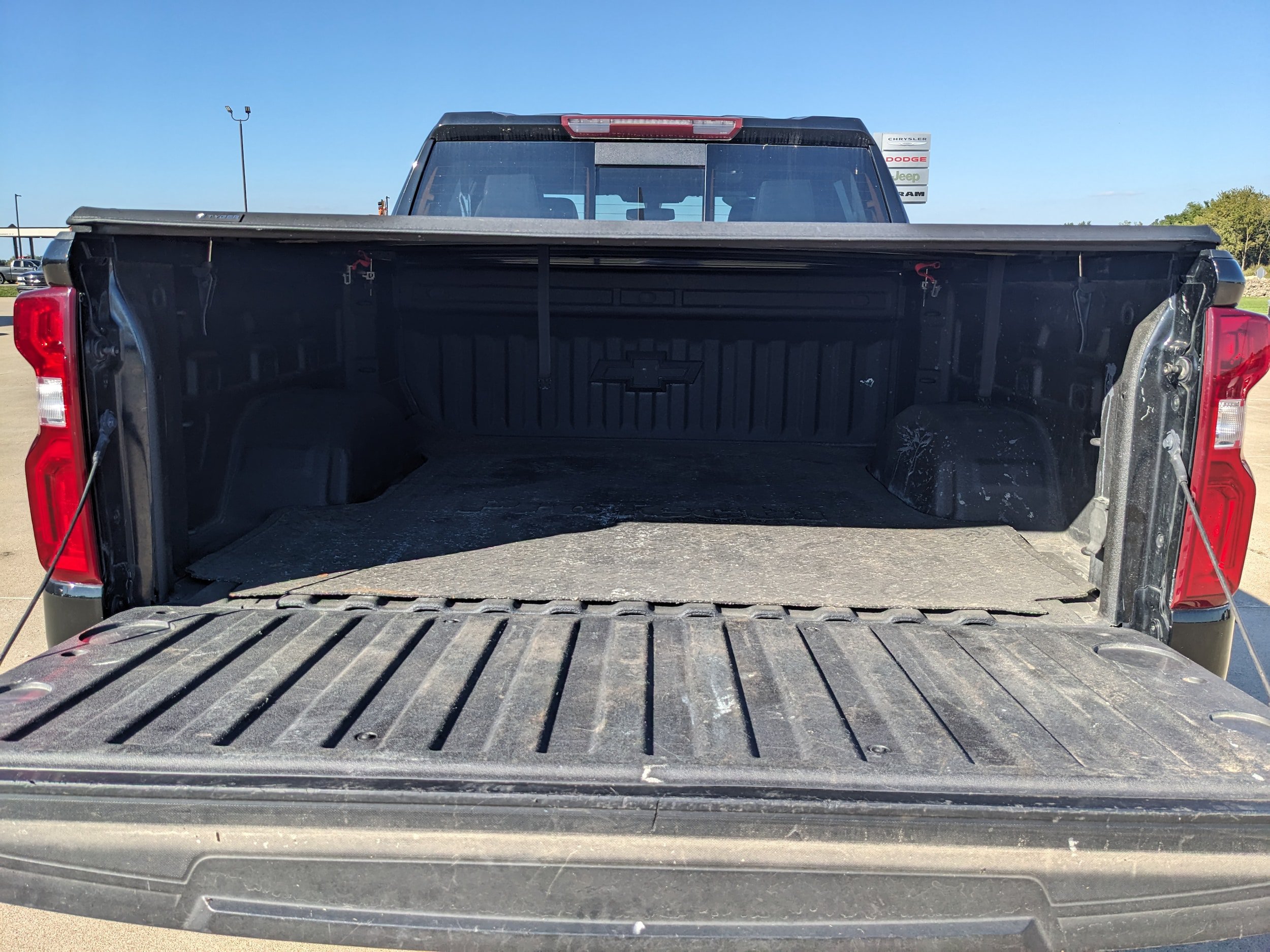 Used 2021 Chevrolet Silverado 1500 LT Trail Boss w/ Convenience Package II AWD/4WD image 13