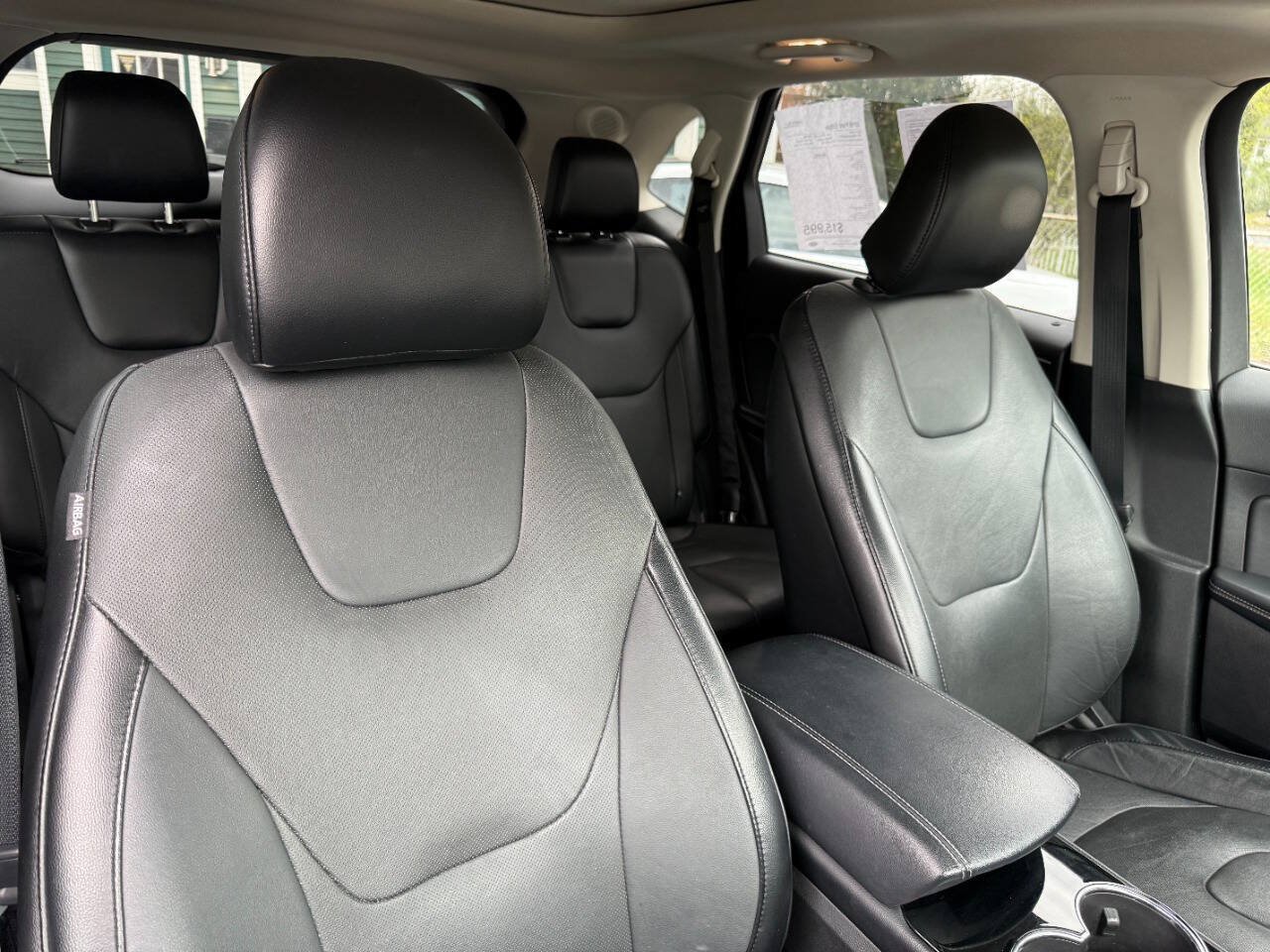 Used 2018 Ford Edge Titanium w/ Equipment Group 302A AWD/4WD image 22