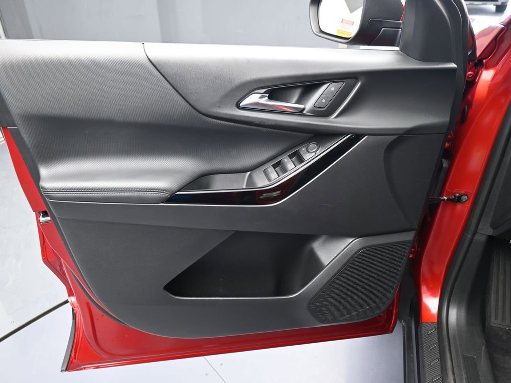 Used 2025 Chevrolet Equinox LT image 12