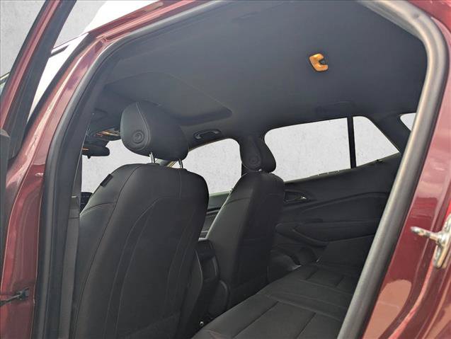 Used 2025 Chevrolet Trax RS w/ Sunroof Package FWD image 13