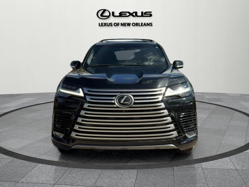 Used 2022 Lexus LX 600 4WD w/ Luxury Package image 2
