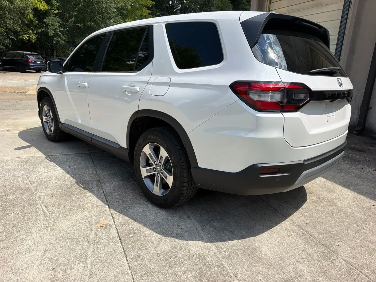 Certified 2025 Honda Pilot EX-L image 7