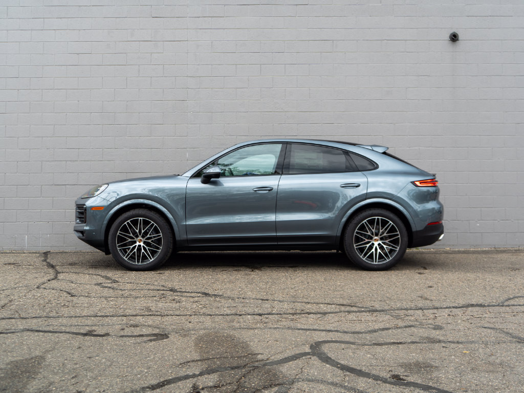 New 2026 Porsche Cayenne Coupe AWD/4WD image 2