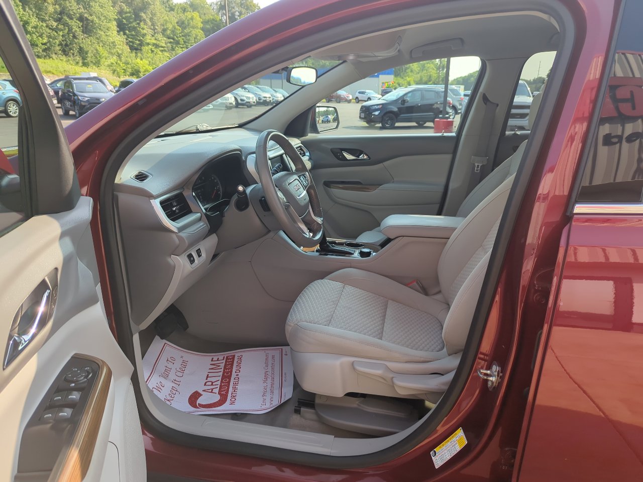 Used 2018 GMC Acadia SLE image 9