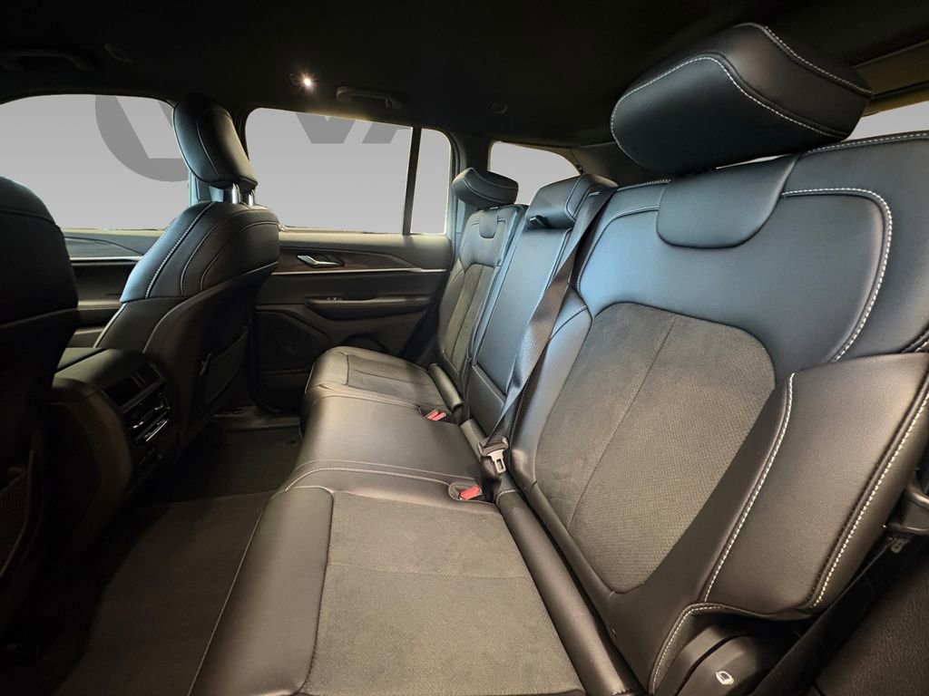 New 2026 Jeep Grand Cherokee Altitude RWD image 4