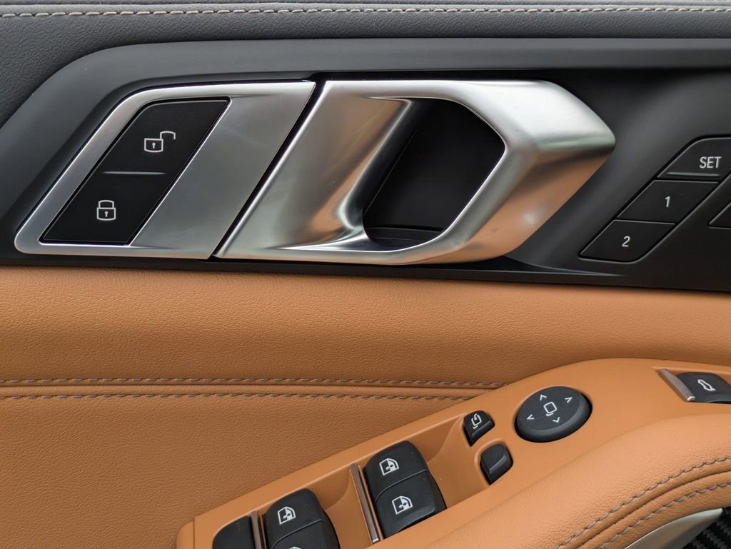 New 2026 BMW X5 M60i w/ Climate Comfort Package image 12