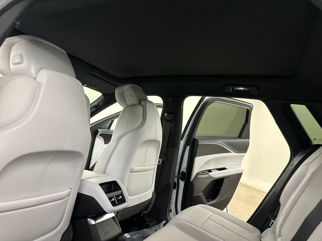 New 2026 Cadillac Lyriq Luxury AWD/4WD image 28