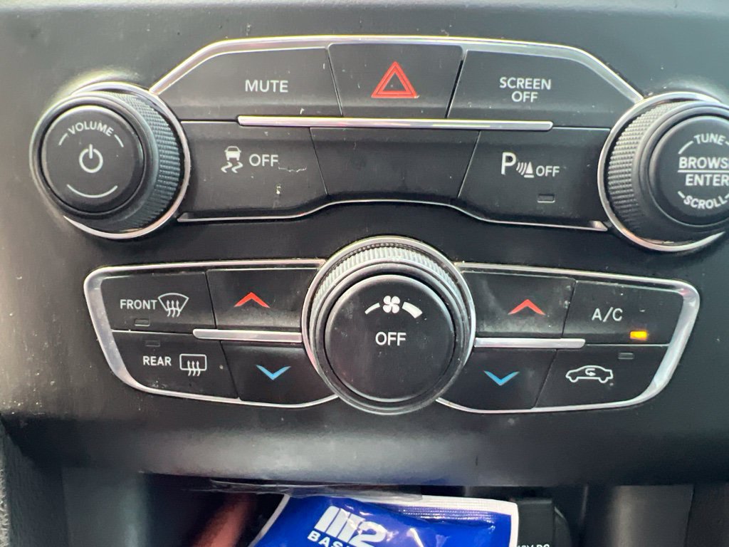 Used 2020 Dodge Charger SXT RWD image 13