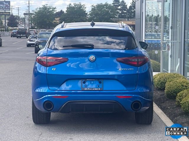 Used 2022 Alfa Romeo Stelvio Veloce AWD/4WD image 5