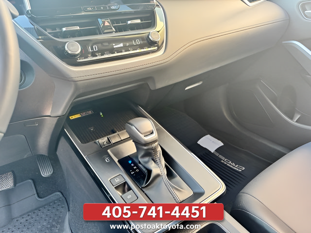 Used 2026 Toyota Corolla Cross XLE w/ Convenience Package FWD image 30