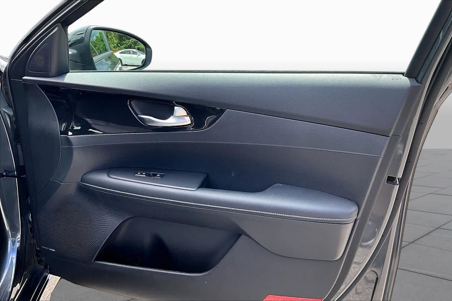 Used 2023 Kia Forte GT-Line w/ GT-Line Premium Package FWD image 23