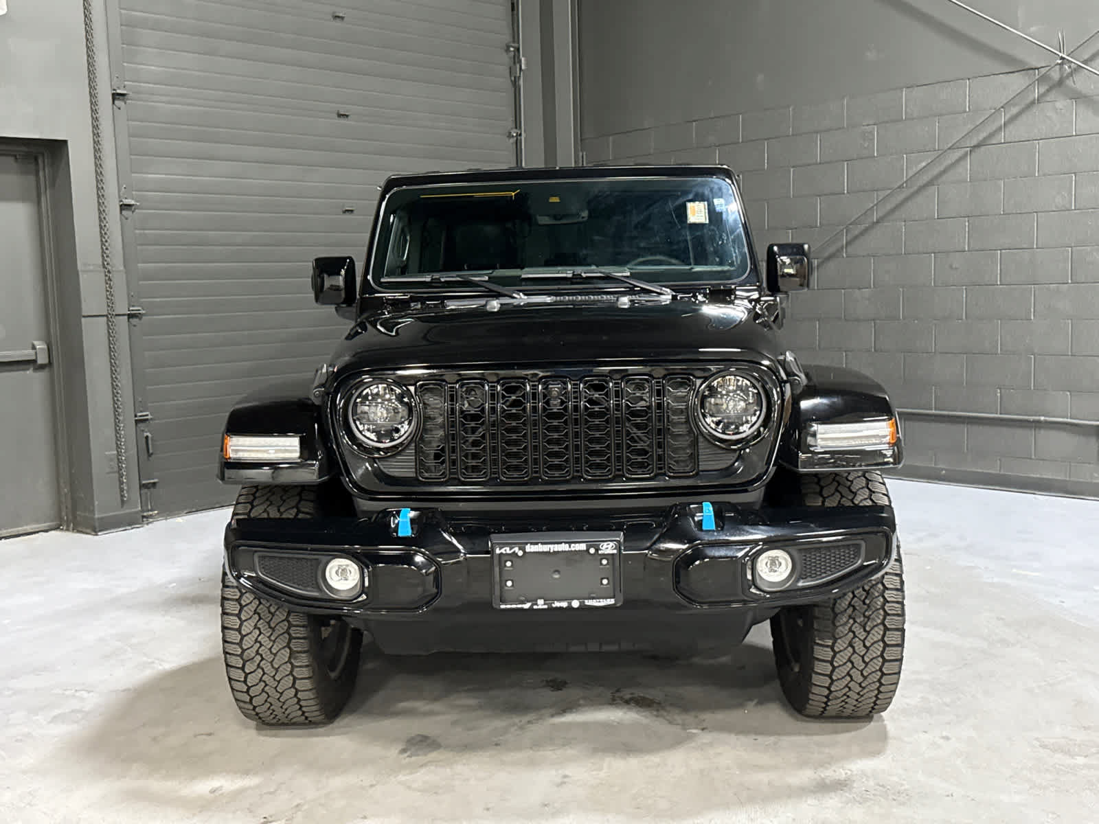 Used 2024 Jeep Wrangler High Altitude AWD/4WD image 2