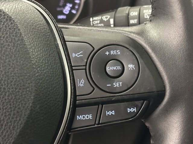 Used 2020 Toyota RAV4 XLE Premium image 22