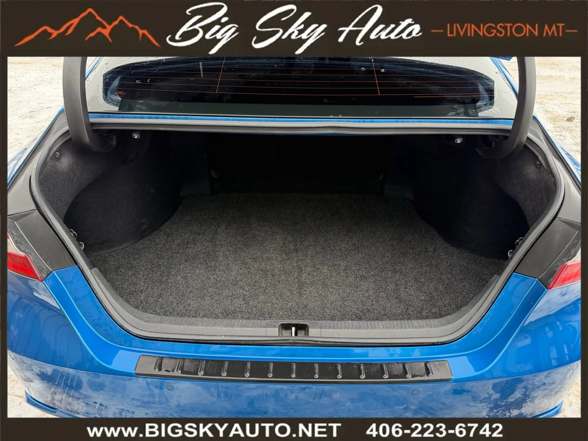 Used 2018 Toyota Camry XSE image 22