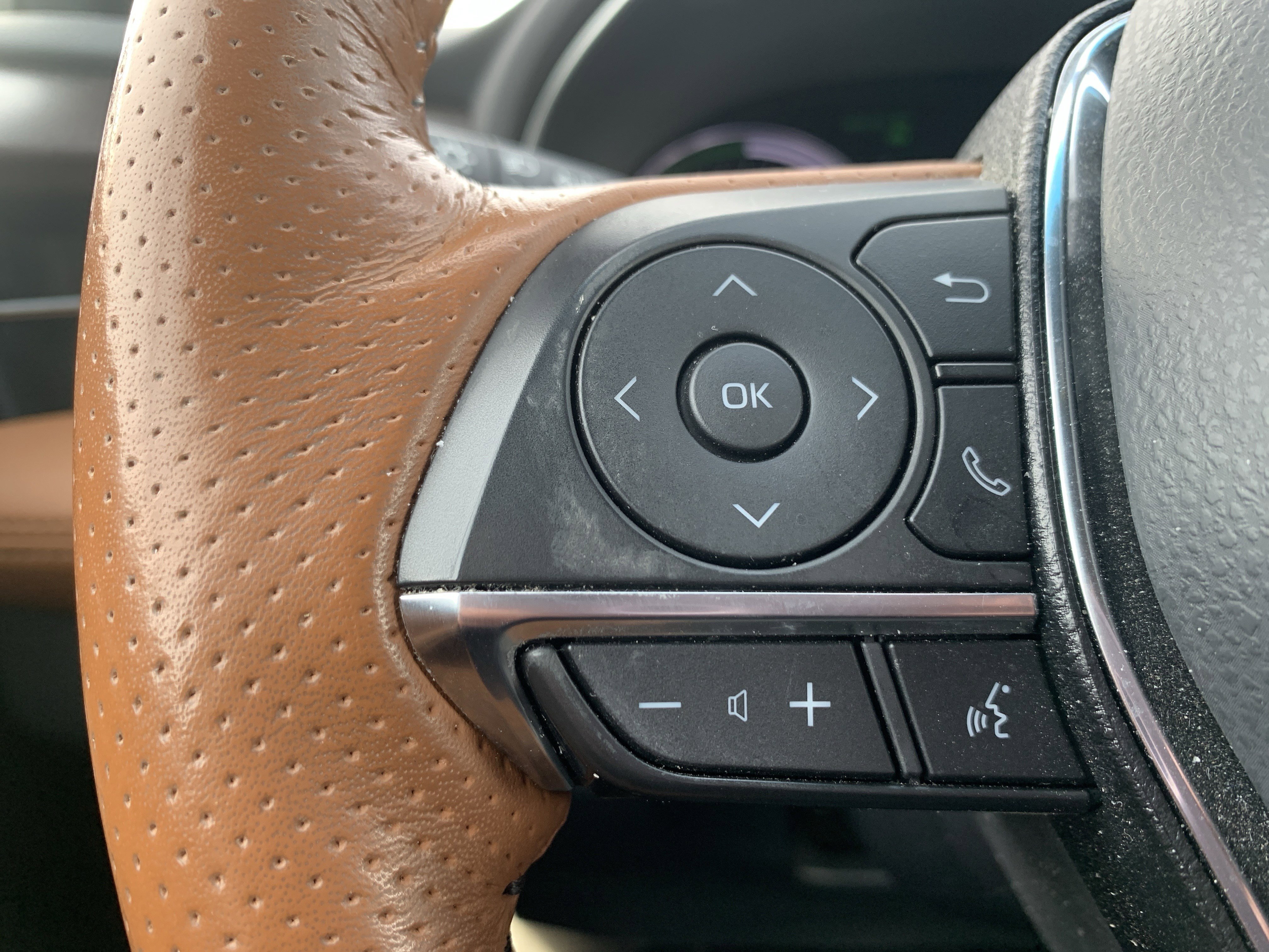 Used 2021 Toyota Avalon Limited w/ Advanced Safety Package image 19