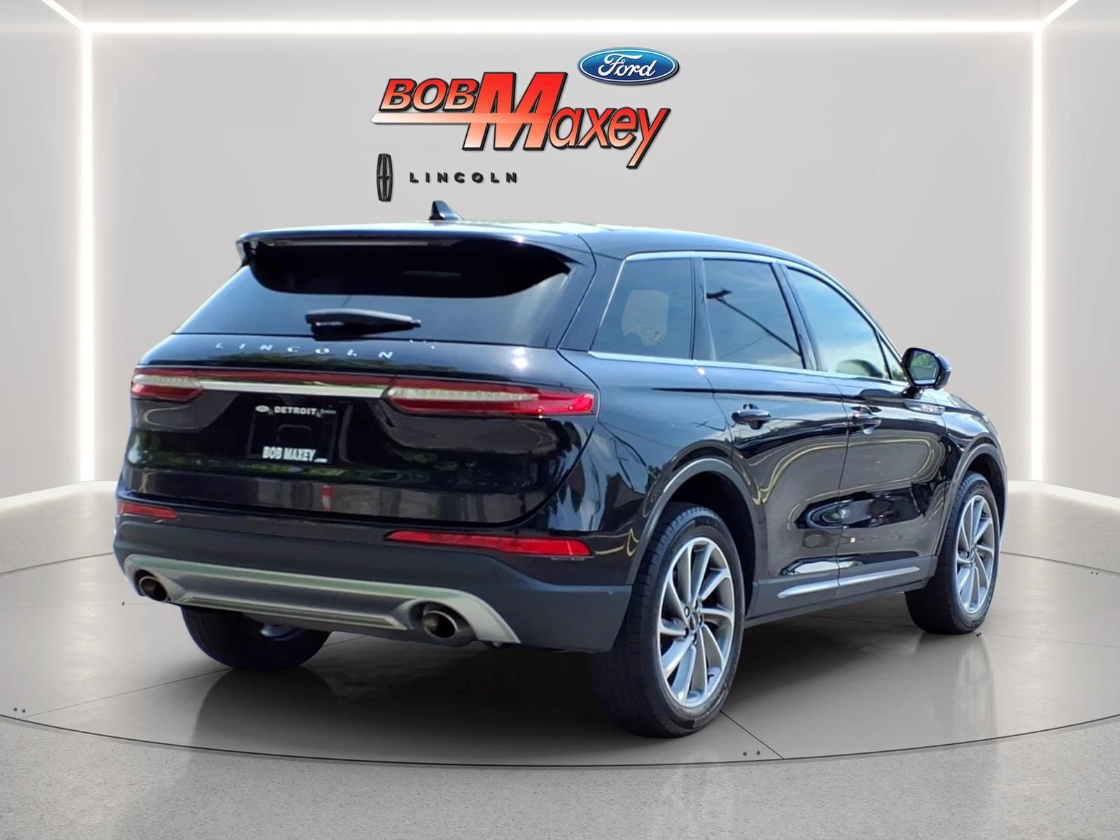 Used 2024 Lincoln Corsair FWD w/ Equipment Group 101A image 4