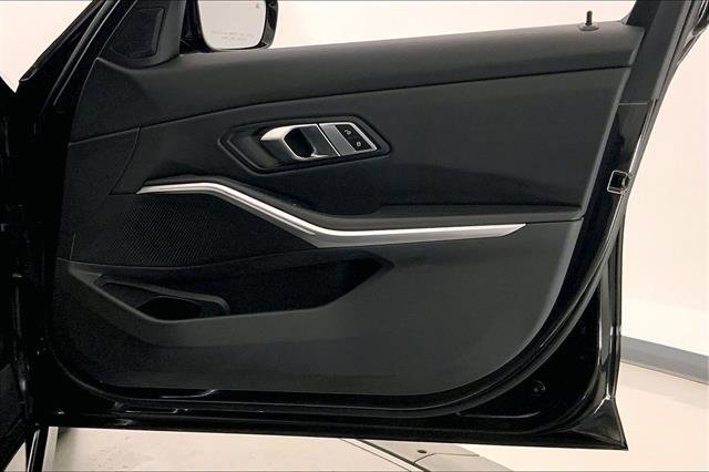 Certified 2023 BMW 330i xDrive Sedan w/ Driving Assistance Package image 25