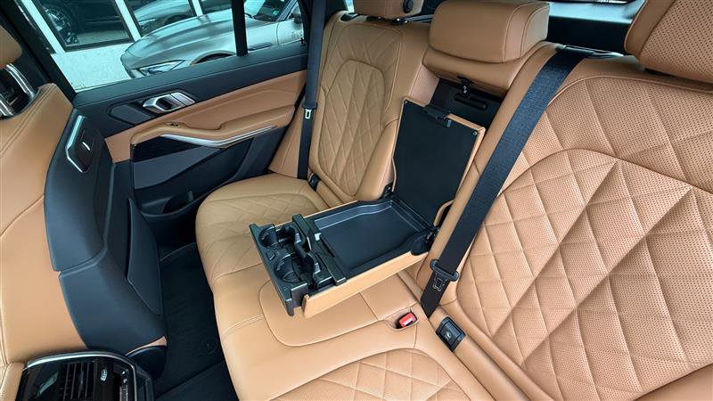 Used 2025 BMW X5 xDrive50e w/ M Sport Package image 18