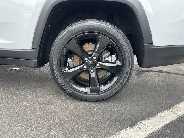 Used 2023 Jeep Grand Cherokee L Altitude AWD/4WD image 35