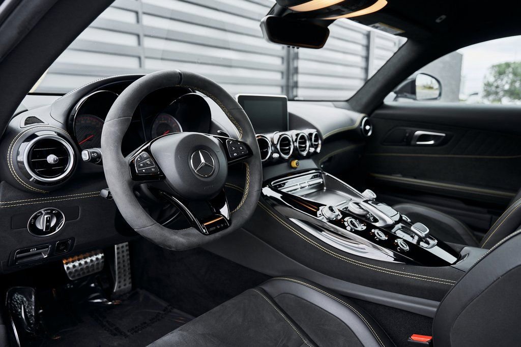 Used 2019 Mercedes-Benz AMG GT R image 2