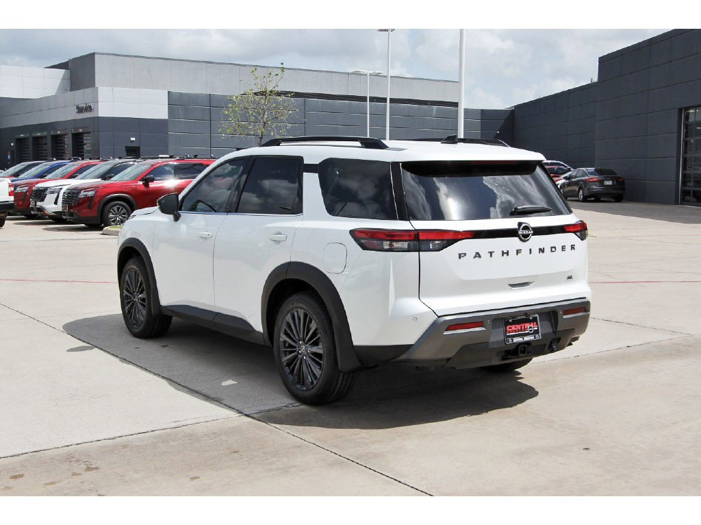 New 2026 Nissan Pathfinder SL w/ SL Premium Package (P04) FWD image 3
