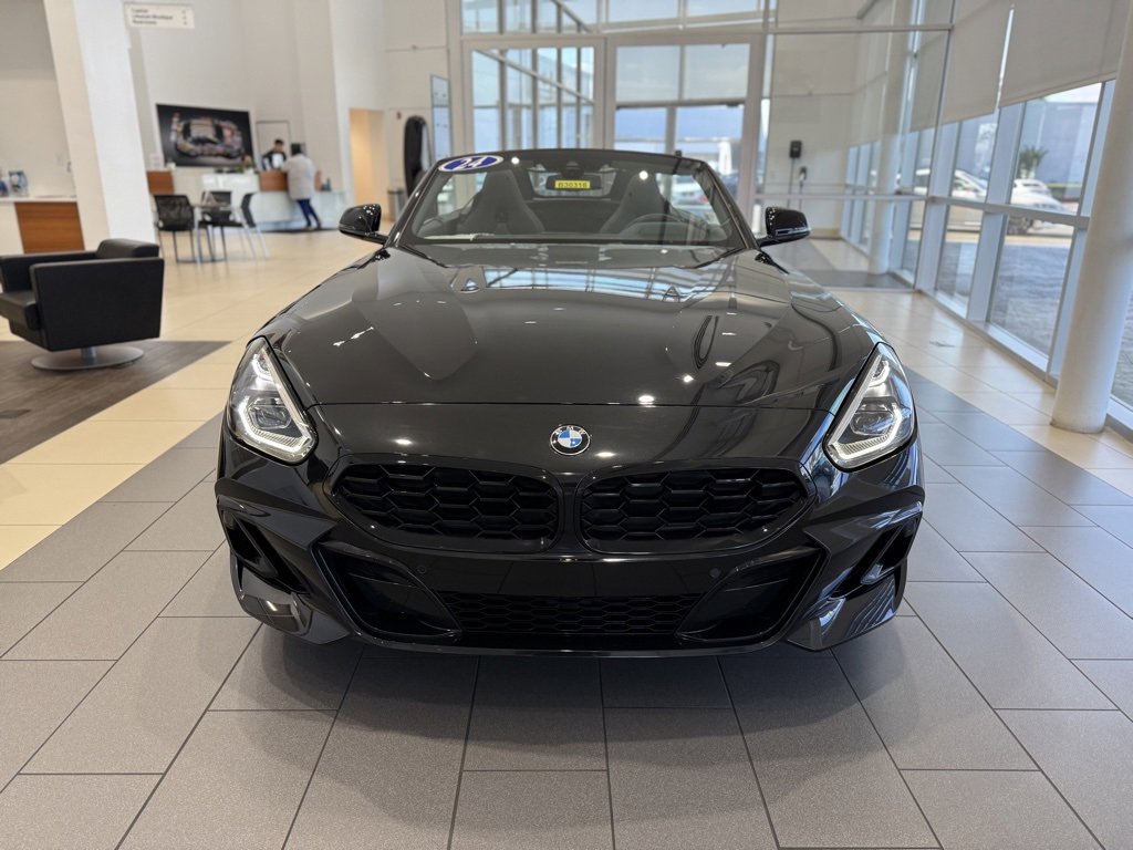Used 2024 BMW Z4 sDrive30i image 2