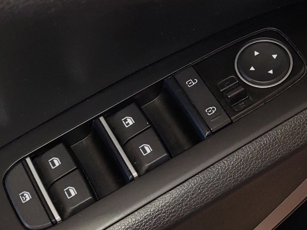 Used 2024 Kia Soul LX w/ Option Group 015 FWD image 27