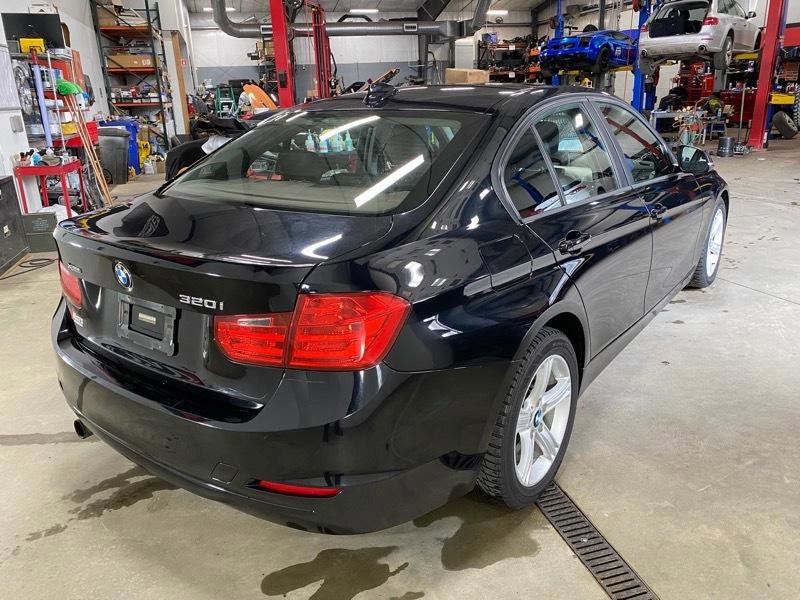 Used 2015 BMW 320i xDrive Sedan AWD/4WD image 7