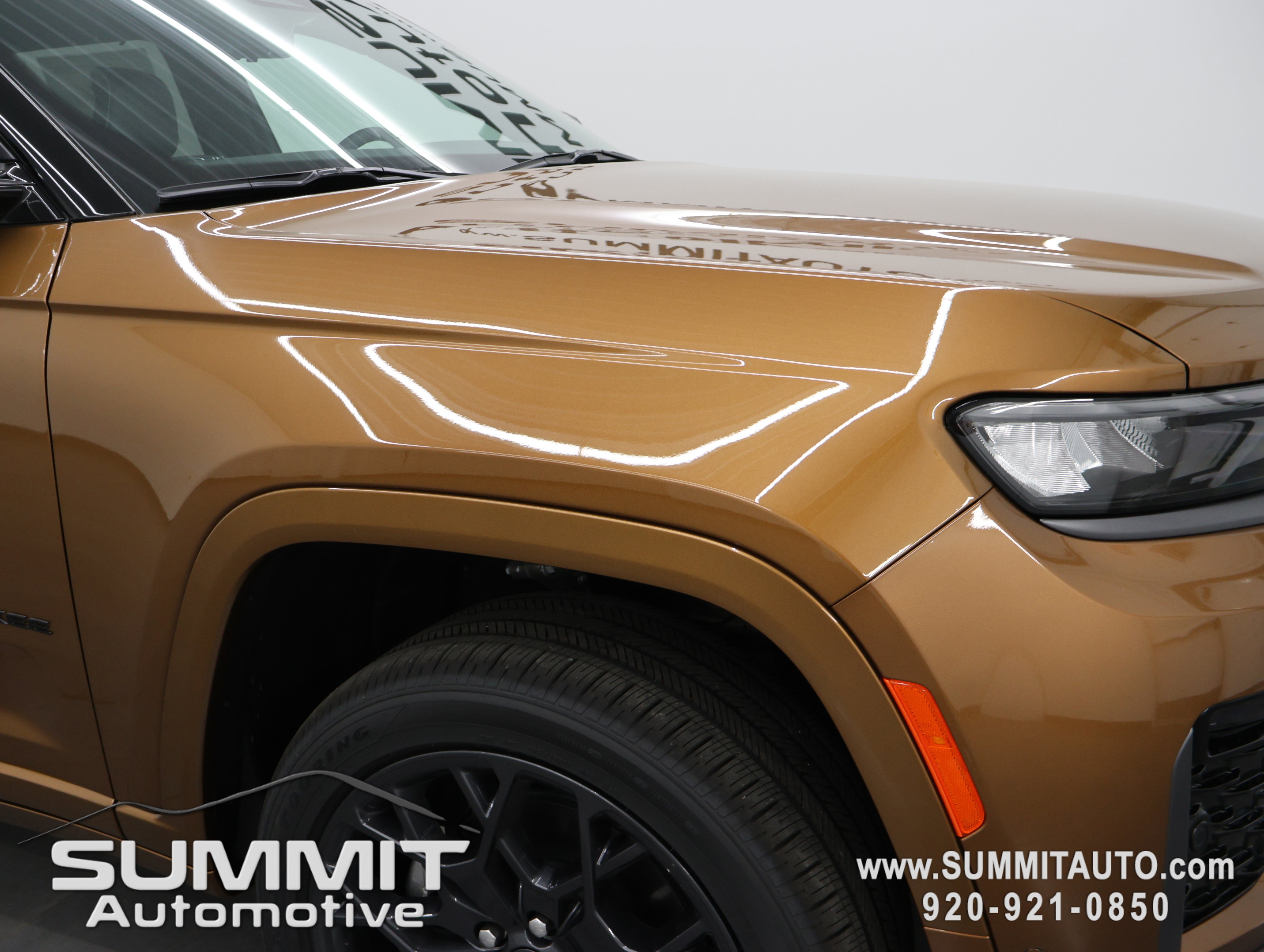 New 2026 Jeep Grand Cherokee L Summit w/ Obsidian Package AWD/4WD image 28