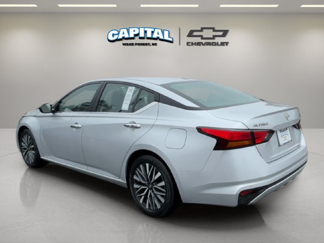 Used 2024 Nissan Altima 2.5 SV FWD image 3
