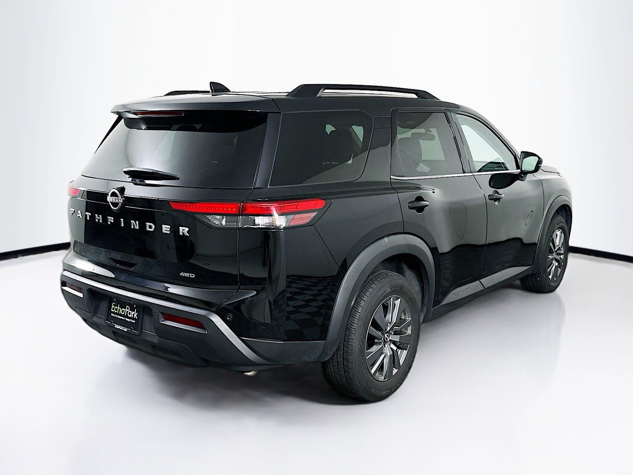 Used 2025 Nissan Pathfinder SV AWD/4WD image 9