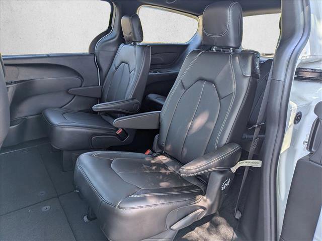 New 2026 Chrysler Pacifica Select FWD image 15