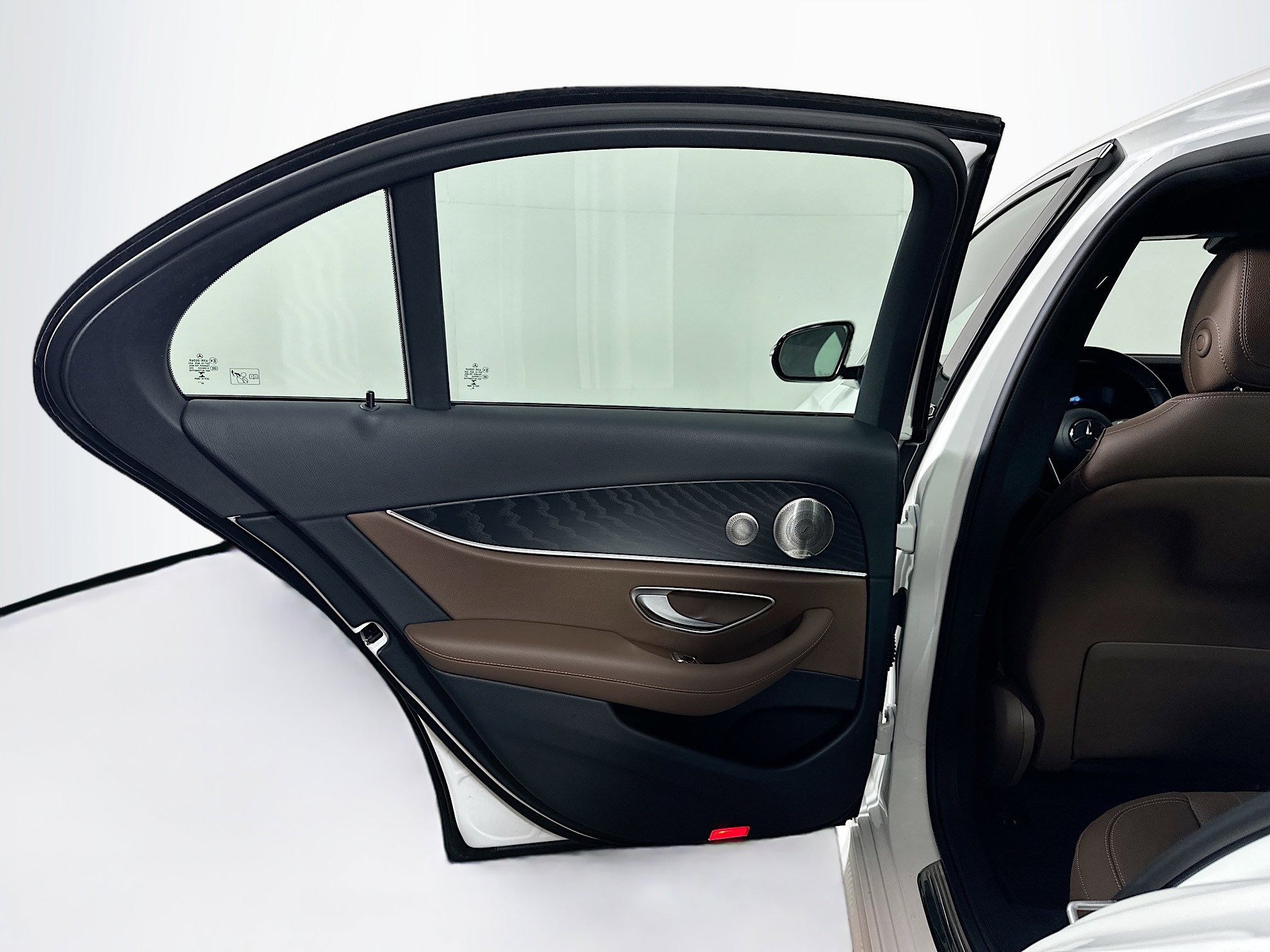 Used 2021 Mercedes-Benz E 350 4MATIC Sedan image 27