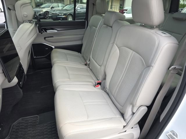 Used 2024 Jeep Wagoneer Series III w/ Premium Group I AWD/4WD image 36