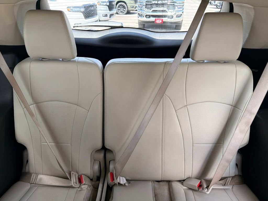 Used 2019 Buick Enclave Essence FWD image 17