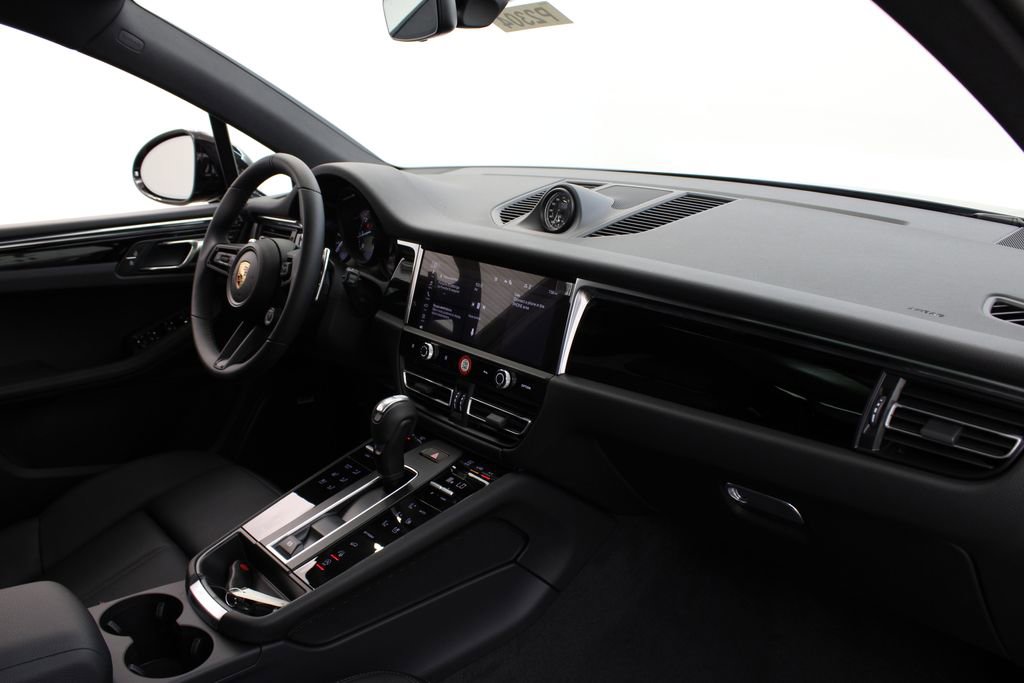 New 2025 Porsche Macan S image 18