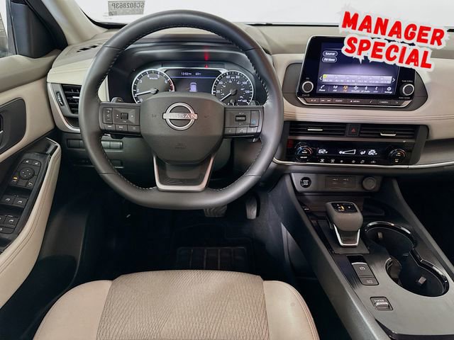 Used 2025 Nissan Rogue SV image 22