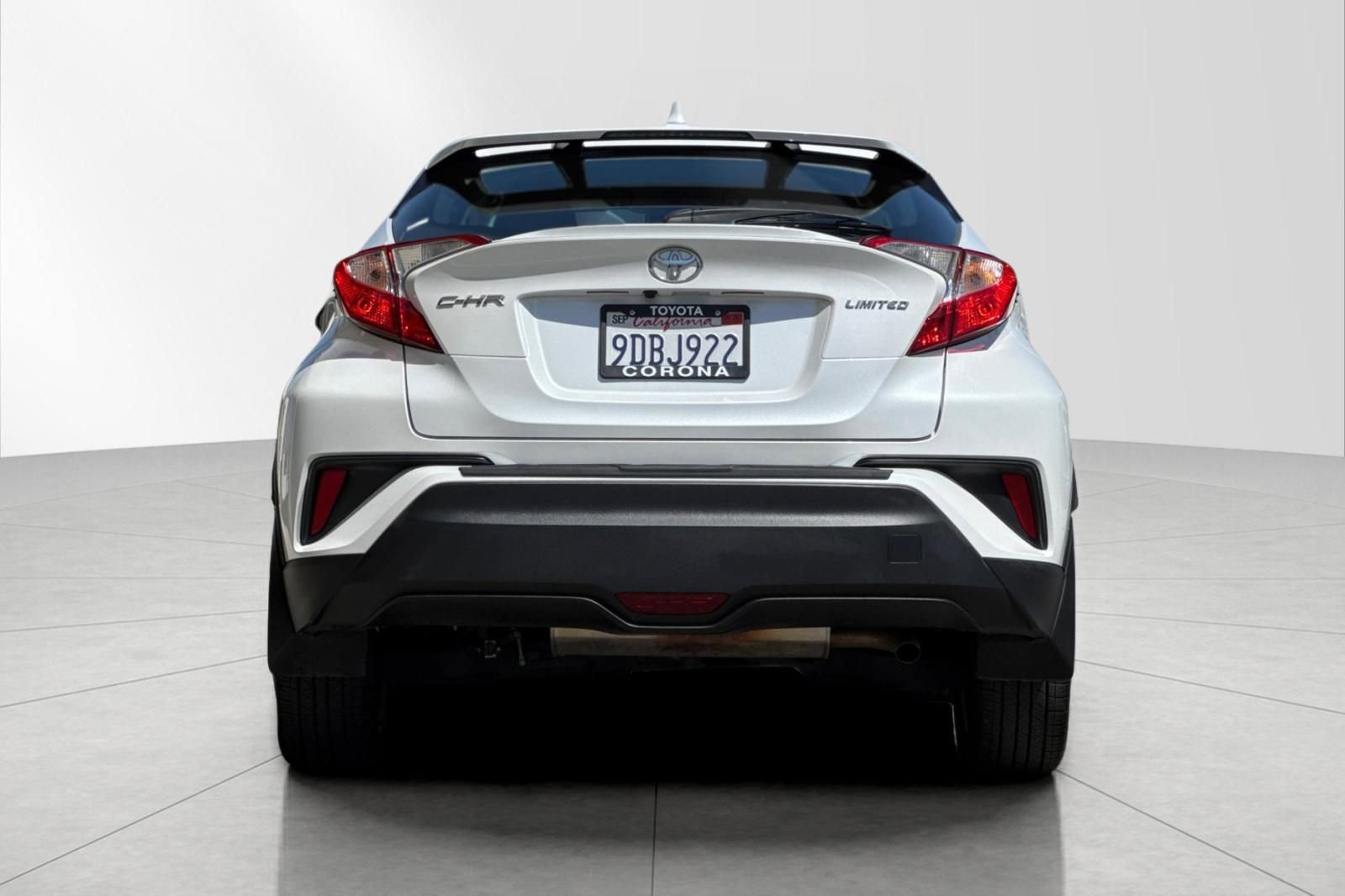Used 2022 Toyota C-HR Limited FWD image 4